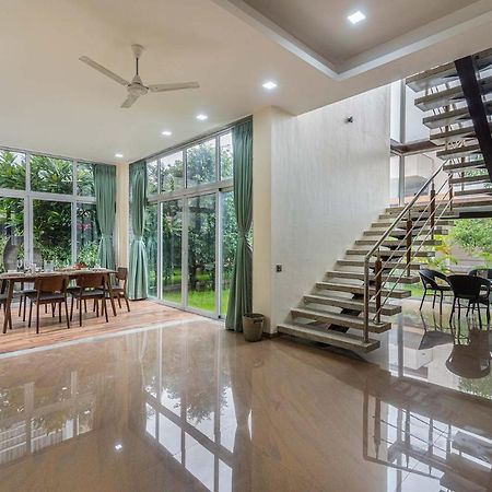 Sierra Skies By Stayvista - A Mountain-View Villa Featuring A Rooftop Swimming Pool, Jacuzzi, Turf, And A Gym For An Elevated Stay Lonavala Dış mekan fotoğraf