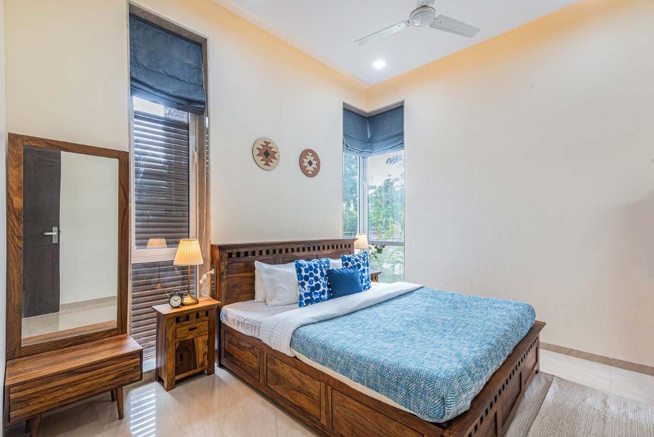 Sierra Skies By Stayvista - A Mountain-View Villa Featuring A Rooftop Swimming Pool, Jacuzzi, Turf, And A Gym For An Elevated Stay Lonavala Dış mekan fotoğraf