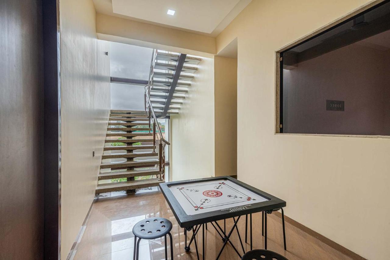 Sierra Skies By Stayvista - A Mountain-View Villa Featuring A Rooftop Swimming Pool, Jacuzzi, Turf, And A Gym For An Elevated Stay Lonavala Dış mekan fotoğraf